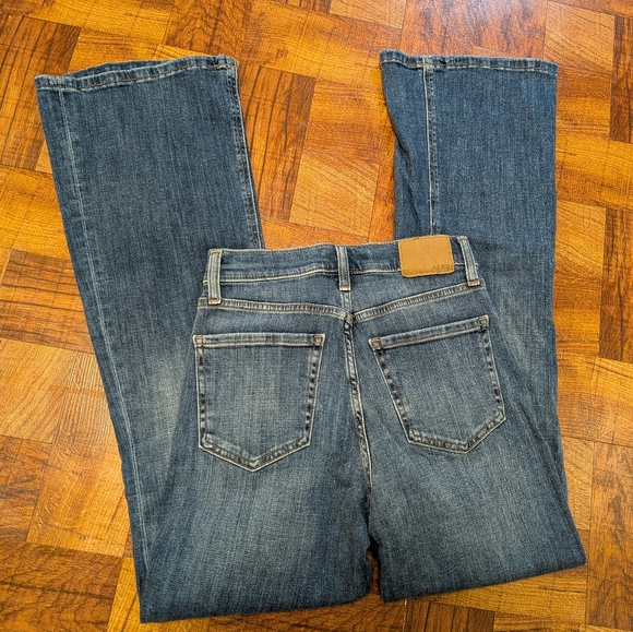 2023 Aeropostale High Rise Flare Dark Blue Jeans Faded Women's Size 4 - Picture 4 of 4